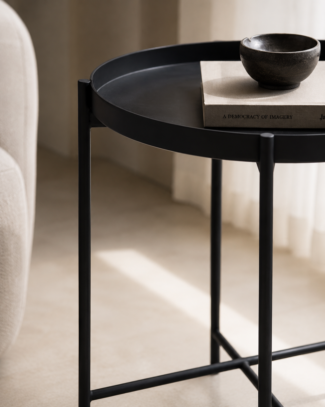 Noiré Side Table in Pepper
