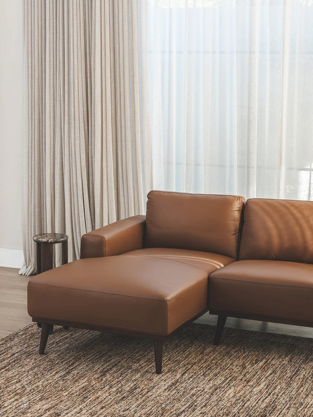 Enzo Chaise Sofa in Tan