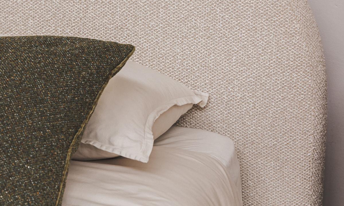 Suzanna Bed King
Pristine Natural