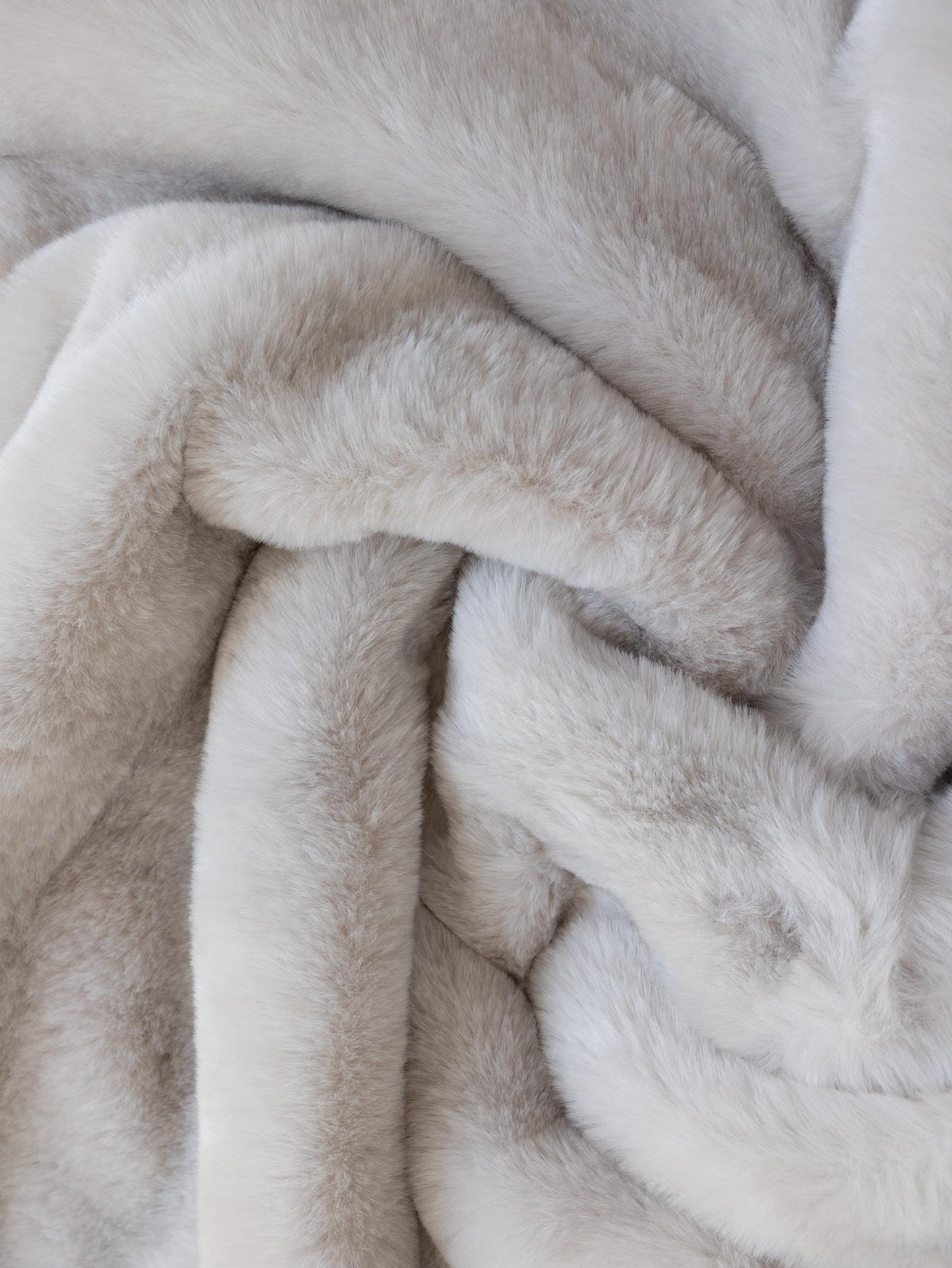 Frostveil Fur D & Q
Snowflake